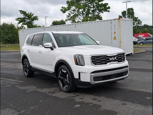 Glacial White Pearl 2023 Kia Telluride S
