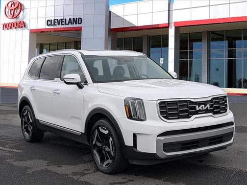 Glacial White Pearl 2023 Kia Telluride S