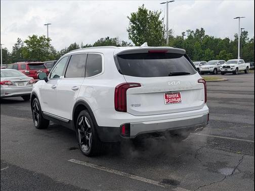 Glacial White Pearl 2023 Kia Telluride S