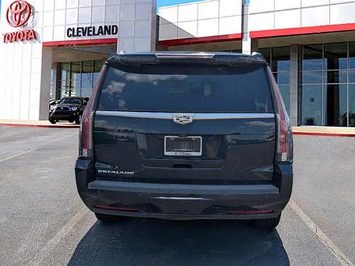 2017 Cadillac Escalade Luxury