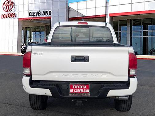 2016 Toyota Tacoma SR