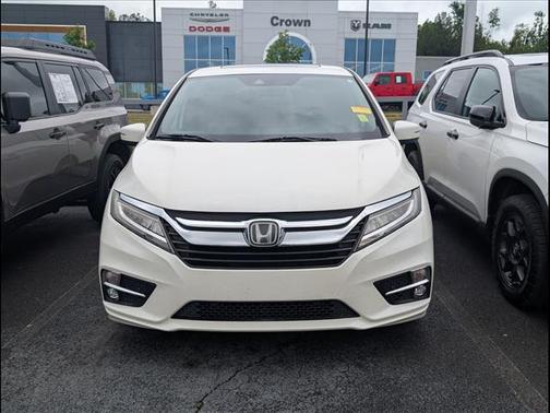 White Diamond Pearl 2019 Honda Odyssey Touring