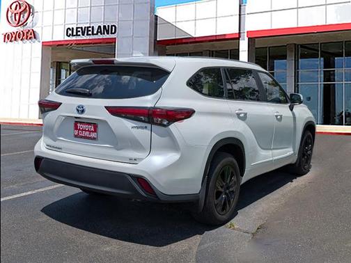 2023 Toyota Highlander Hybrid XLE