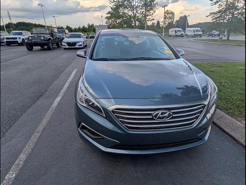 2017 Hyundai SONATA SE