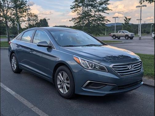 2017 Hyundai SONATA SE