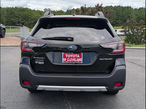 Crystal Black Silica 2023 Subaru Outback Limited