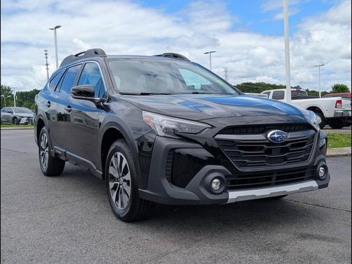 Crystal Black Silica 2023 Subaru Outback Limited