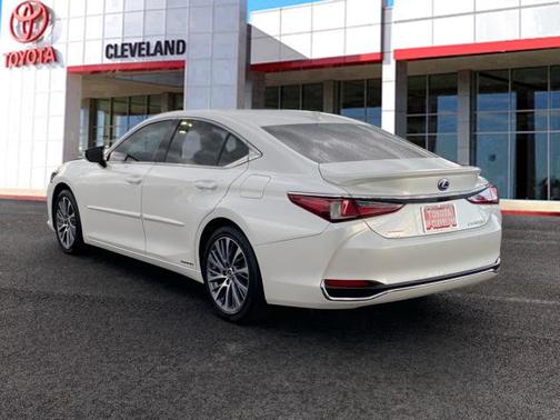 2021 Lexus ES 300h Base