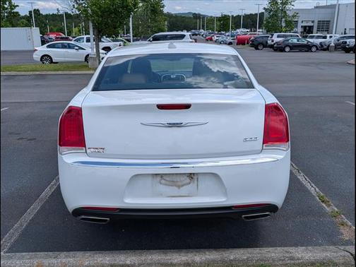 Bright White Clearcoat 2019 Chrysler 300 Limited