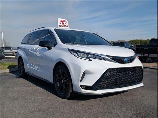 2023 Toyota Sienna XSE 7 Passenger