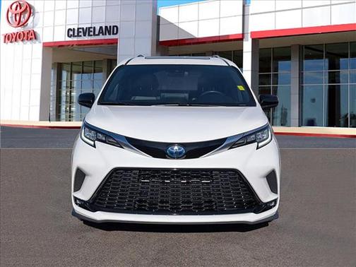 2023 Toyota Sienna XSE 7 Passenger