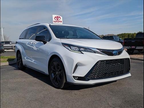 2023 Toyota Sienna XSE 7 Passenger