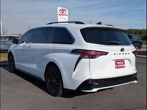 2023 Toyota Sienna XSE 7 Passenger