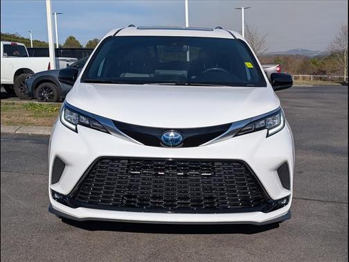 2023 Toyota Sienna XSE 7 Passenger