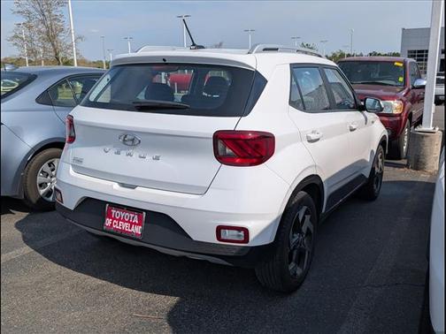 2023 Hyundai VENUE SEL