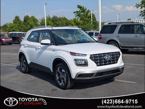 Lunar White 2023 Hyundai VENUE SEL