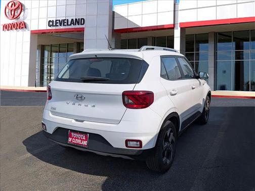 2023 Hyundai VENUE SEL