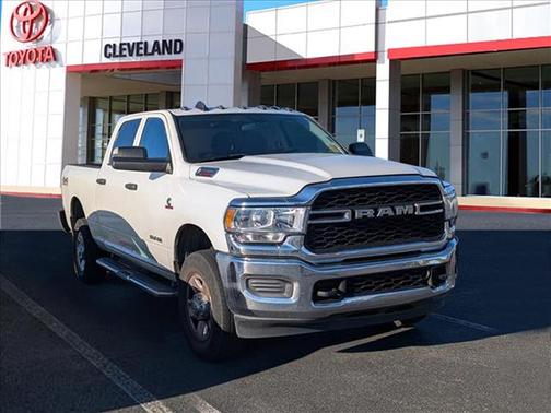 2020 RAM 2500 Tradesman Crew Cab 4X4 6'4' Box