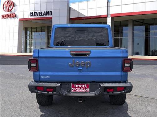 Hydro Blue Pearlcoat 2025 Jeep Gladiator Rubicon