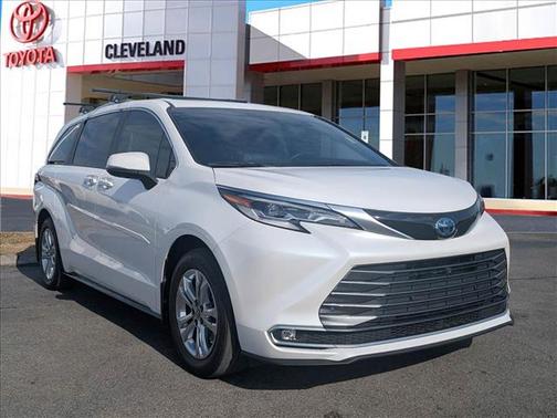 2023 Toyota Sienna Platinum