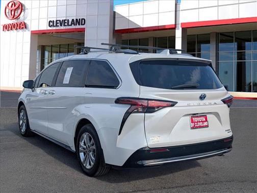 2023 Toyota Sienna Platinum