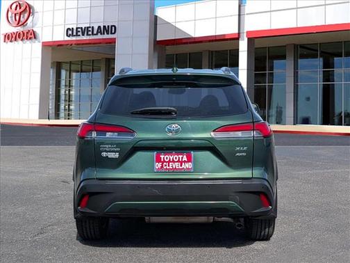 2024 Toyota Corolla Cross XLE
