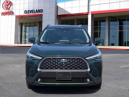 2024 Toyota Corolla Cross XLE