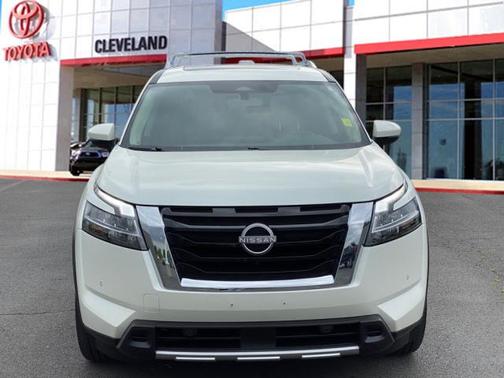 2024 Nissan Pathfinder SL 4WD