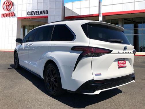 2023 Toyota Sienna XSE 7 Passenger
