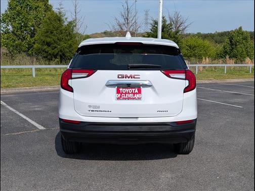 Summit White 2024 GMC Terrain SLE
