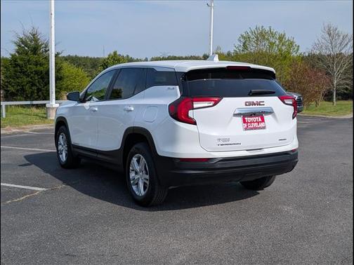 Summit White 2024 GMC Terrain SLE