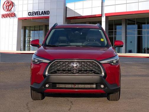2024 Toyota Corolla Cross XLE