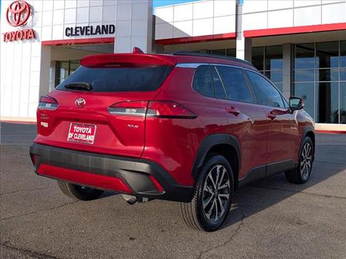 2024 Toyota Corolla Cross XLE