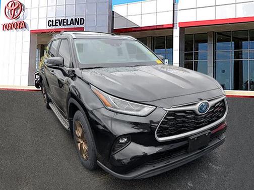 2023 Toyota Highlander Hybrid XLE