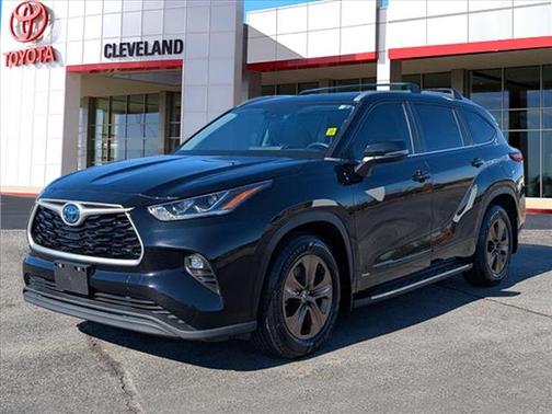 2023 Toyota Highlander Hybrid XLE