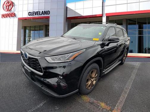 2023 Toyota Highlander Hybrid XLE