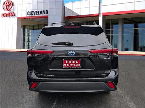 2023 Toyota Highlander Hybrid XLE