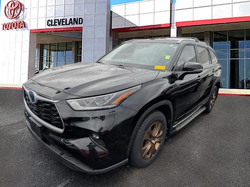 2023 Toyota Highlander Hybrid XLE