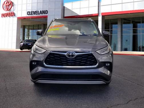 2022 Toyota Highlander Platinum