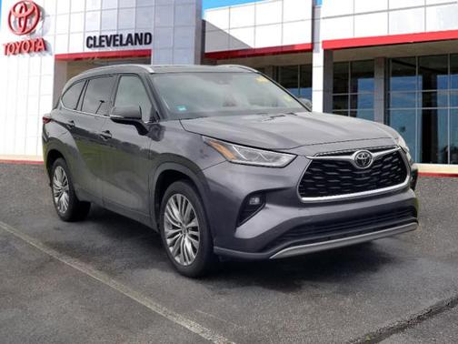 2022 Toyota Highlander Platinum