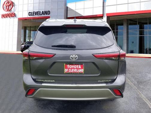 2022 Toyota Highlander Platinum