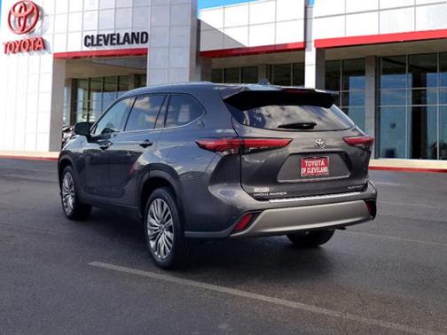 2022 Toyota Highlander Platinum