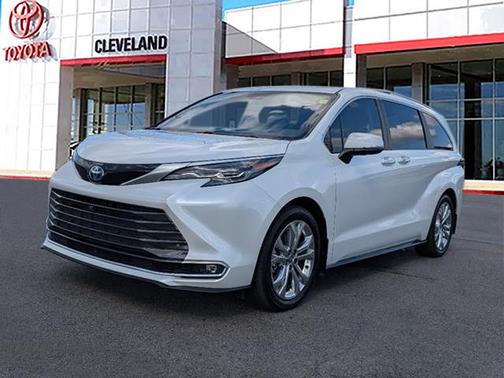 2024 Toyota Sienna Platinum 7 Passenger