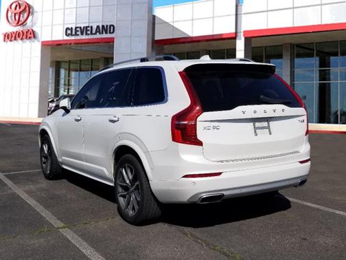 2019 Volvo XC90 T6 Momentum