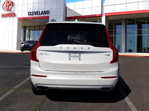 2019 Volvo XC90 T6 Momentum