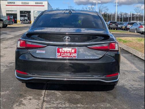 2024 Lexus ES 300h Base