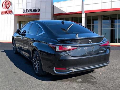 2024 Lexus ES 300h Base