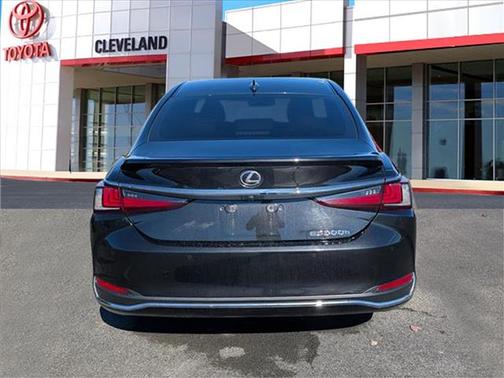 2024 Lexus ES 300h Base