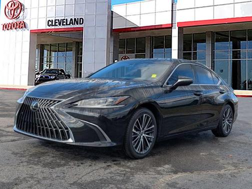 2024 Lexus ES 300h Base