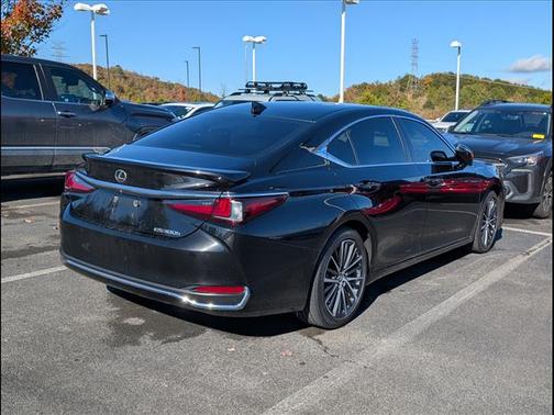 2024 Lexus ES 300h Base